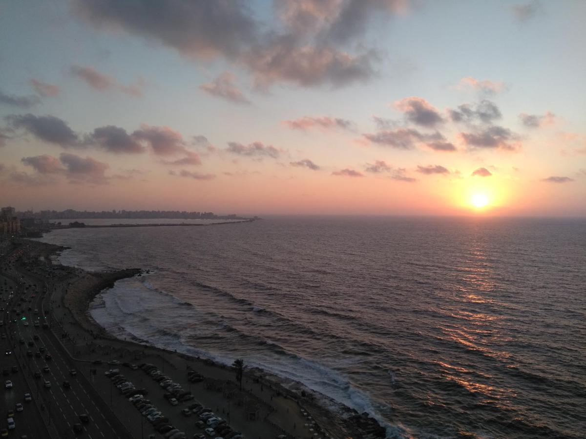 Alex Sea View Apartment - Families Only الإسكندرية المظهر الخارجي الصورة